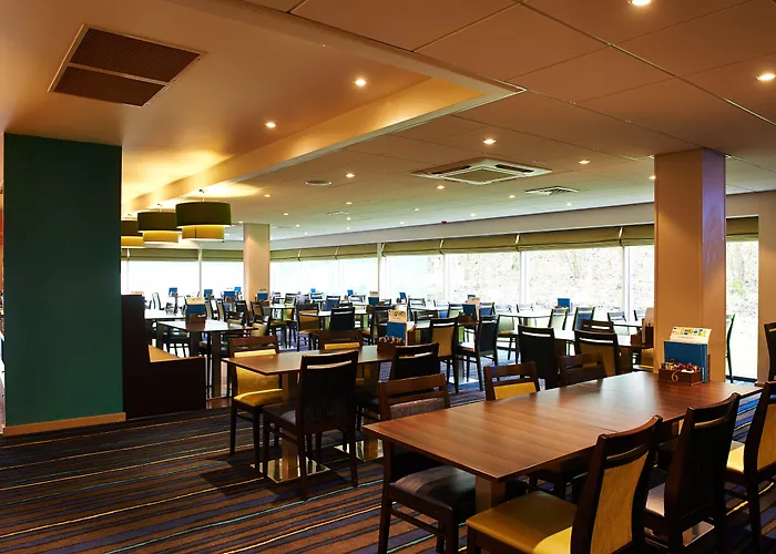 Holiday Inn Express Manchester Airport By Ihg